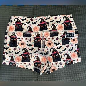 Rok The Box booty shorts, M